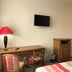 فندق Logis & Restaurant La Des Houx