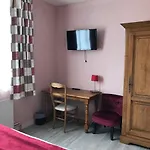 Logis & Restaurant La Des Houx 3*