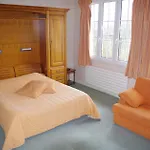 Logis & Restaurant La Des Houx