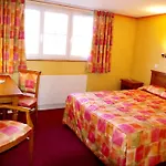 Logis & Restaurant La Des Houx 3*