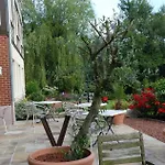 فندق Logis & Restaurant La Des Houx 3*