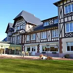فندق Logis & Restaurant La Des Houx 3*