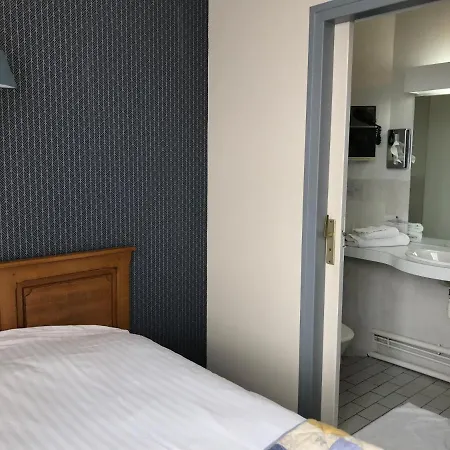 Logis & Restaurant La Des Houx 3*