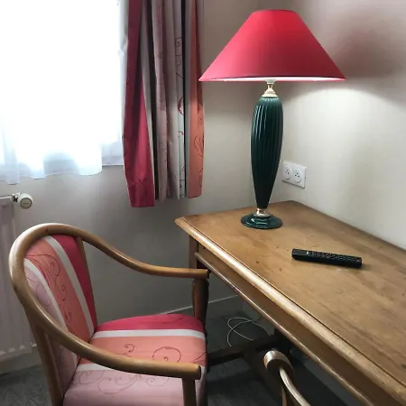 Logis & Restaurant La Des Houx Aumale