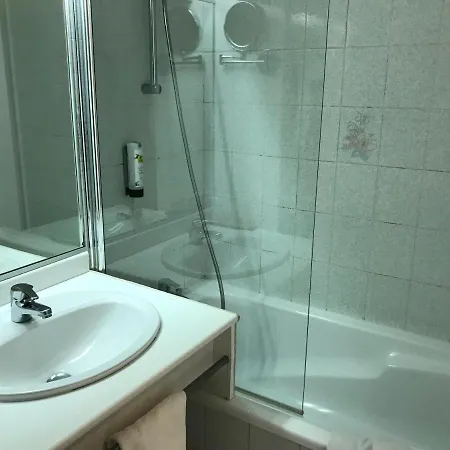 Logis & Restaurant La Des Houx Aumale