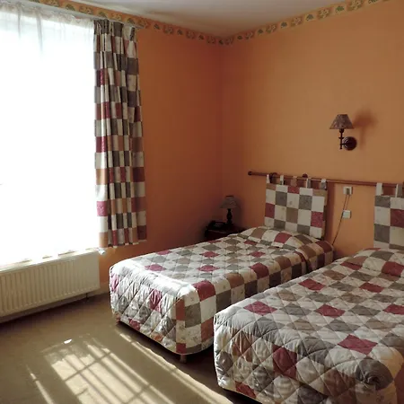 Logis & Restaurant La Des Houx Hotel