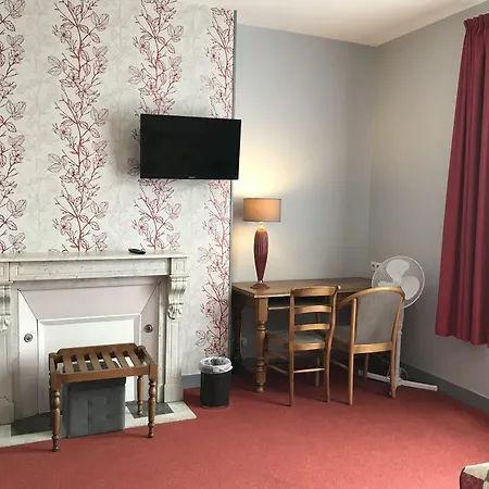 Logis & Restaurant La Des Houx Hotel